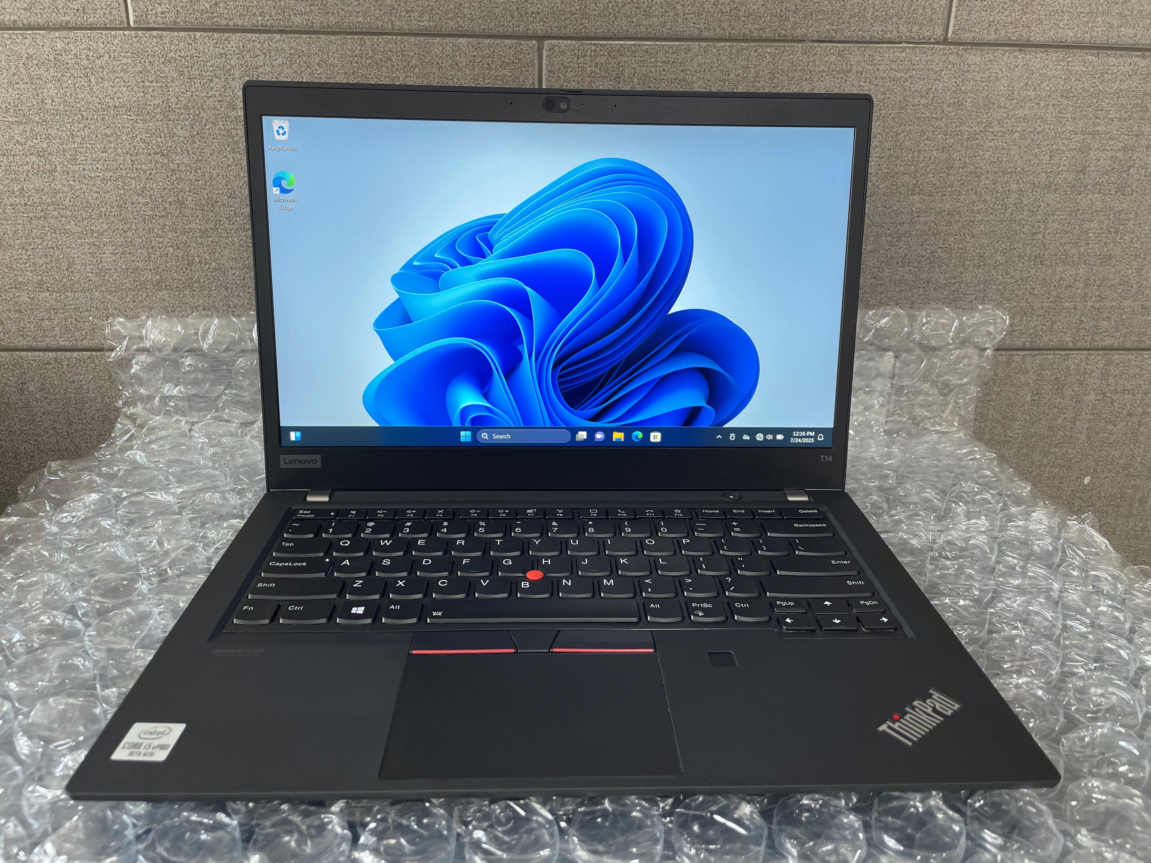 Lenovo Thinkpad T490 Procesador Core i7 8va. Gen. SSD 256GB RAM 16GB