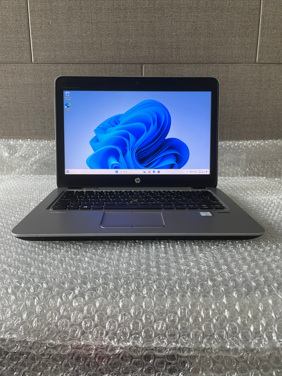 HP EliteBook 820 G4 Core i5-7300U RAM 8GB M.2 256GB Win11 Pro Pantalla 12.5" HD