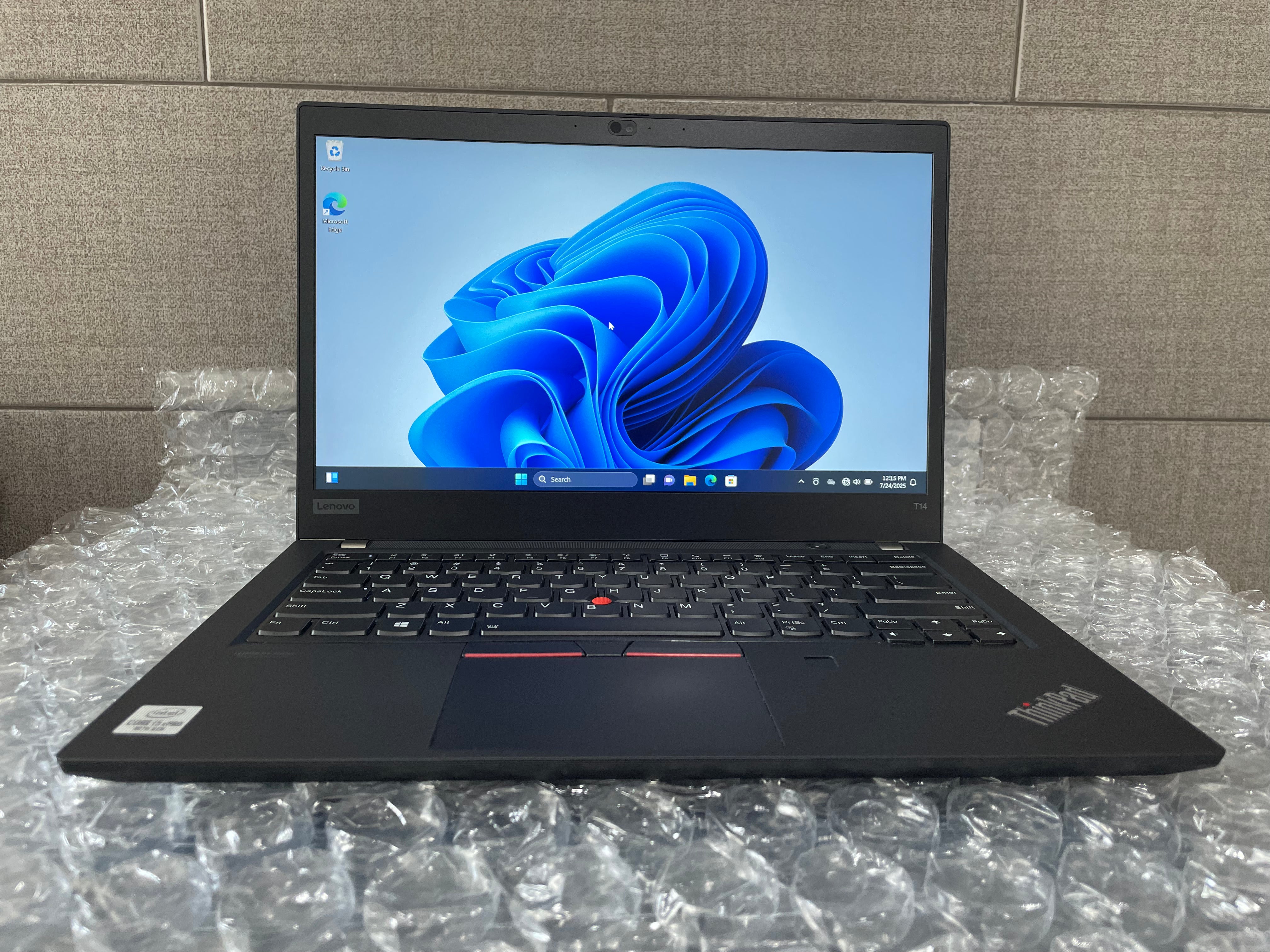 Lenovo Thinkpad T490 Procesador Core i7 8va. Gen. SSD 256GB RAM 16GB