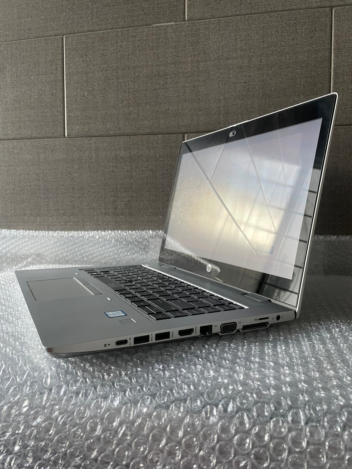 HP ProBook 640 G5 Core i7 8va Gen. RAM 16GB M.2 512GB Radeon 540X 2GB